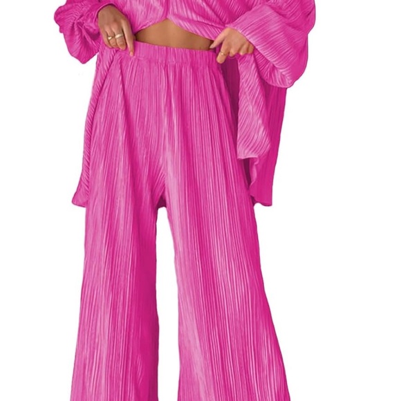 Pleated Set - Picture 3 of 6